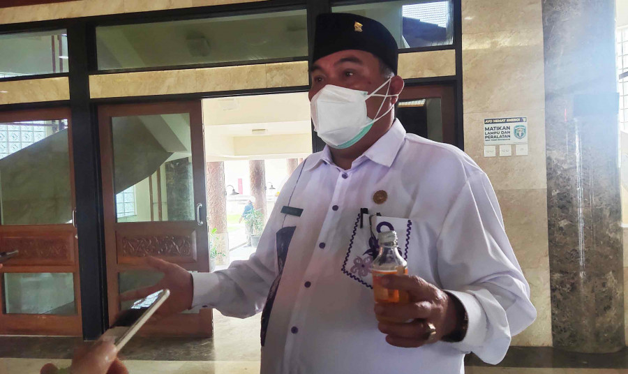 Bupati Kubar, FX Yapan