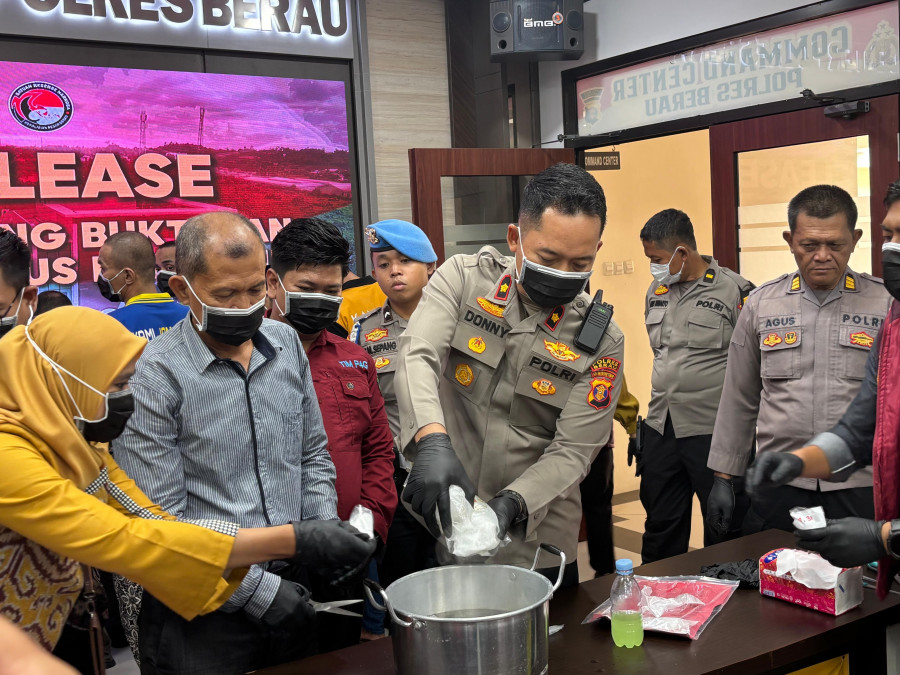 Pemusnahan BB Jenis Narkotika sebanyak 2,3 Kg dari 44 tersangka. (Indri/Korankaltim.com).