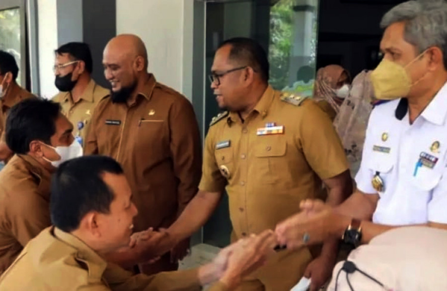 Suasana pegawai sejumlah OPD melakukan ramah tamah bersama Wakil Bupati Kutim, Kasmidi Bulang. (Foto: Istimewa)