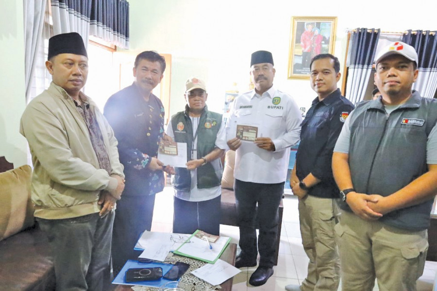 Bupati Kukar Edi Damansyah saat menjalani Coklit Data Pemilih. (Foto: Prokom)