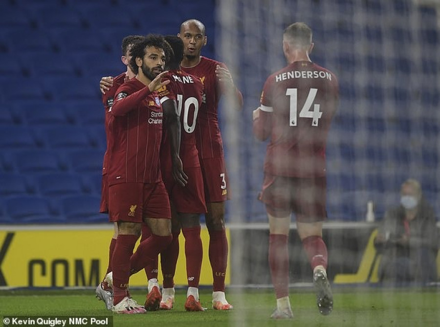 Mohamed Salah (kiri), mencetak dua gol untuk kemenangan Liverpool saat menghadapi tuan rumah Brighton. (dailymail)