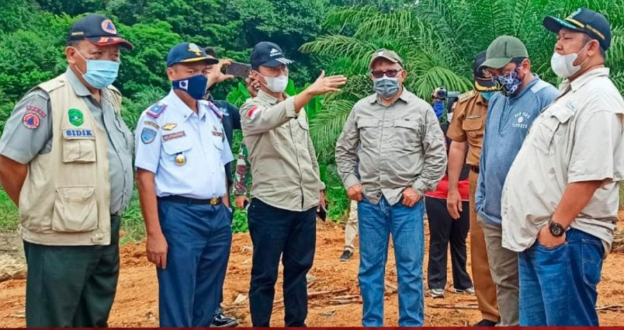 Plt Bupati Kukar Chairil Anwar, Ketua DPRD Kukar Abdul Rasyid, dan OPD terkait melakukan peninjauan. (Foto: Bag. Prokom/ istimewa)