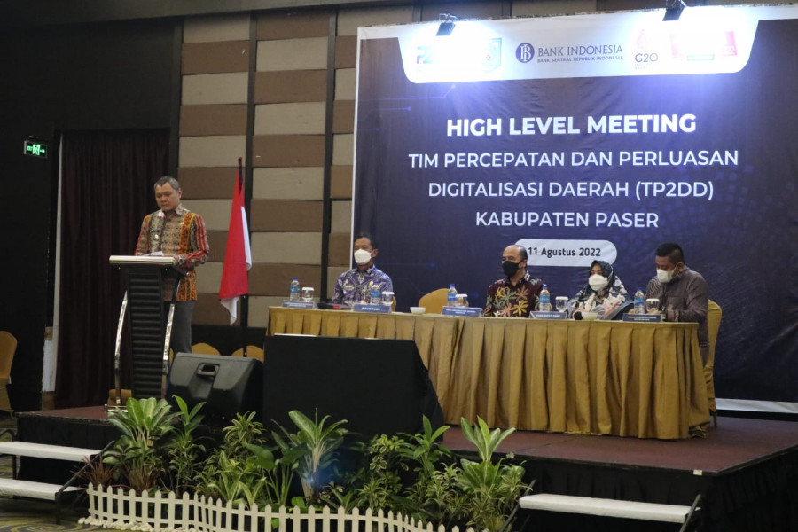 Bupati Paser dr. Fahmi Fadli saat membacakan pidato. (Foto : Dwi Cahyo / Korankaltim.com)