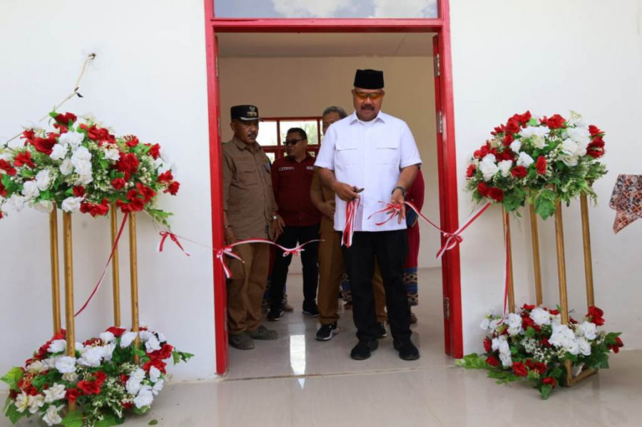 Bupati Edi resmikan posyandu Kemuning Loa Lepu. (Foto: Prokom)