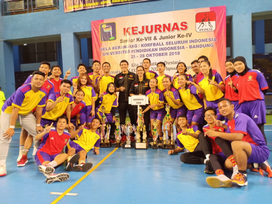 Tim senior dan junior korfball Kaltim usai meraih dua gelar juara di ajang kejurnas di Bandung, Jawa Barat