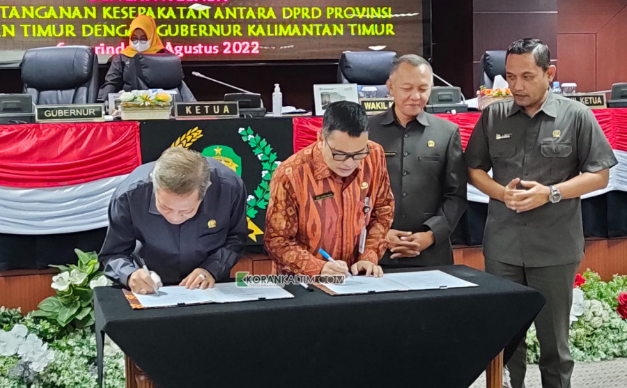 Rapat Paripurna ke-31 tentang penandatanganan kesepakatan antara DPRD Kaltim dan Pemprov Kaltim tentang KUA PPAS dan KUPA PPAS (19/8) lalu. (Foto: Claudius Vico/Korankaltim.com)