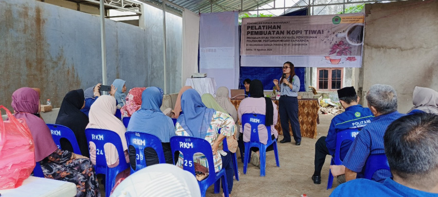 Dosen Politani Latih Masyarakat Pembuatan Kopi Tiwai