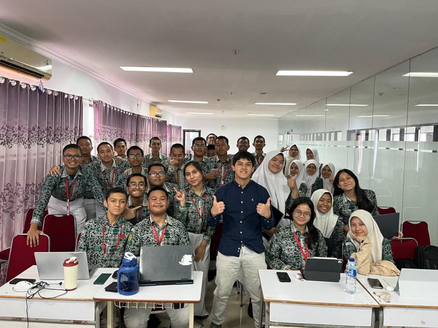 Sebanyak 30 siswa SMA Negeri 10 Samarinda berhasil meraih 84 surat penerimaan di berbagai perguruan tinggi dunia. (Dok.SMAN 10)