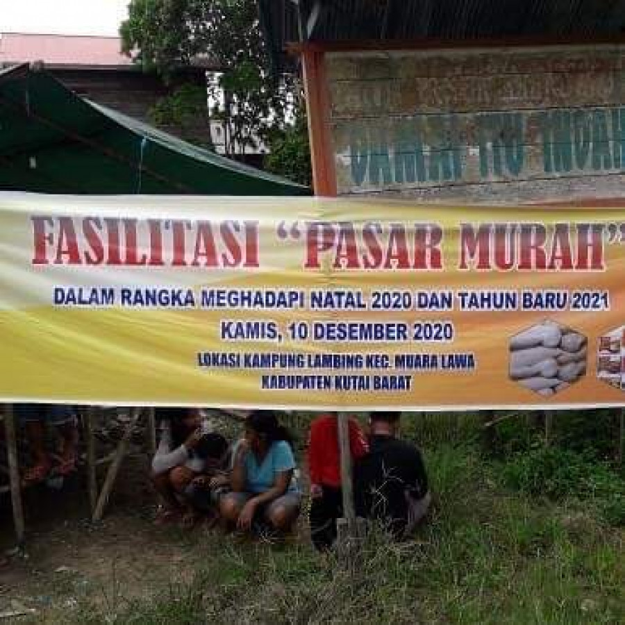 Pelaksanaan kegiatan pasar murah yang dilaksanakan untuk membantu masyarakat mendapatkan harga yang terjangkau menjelang hari raya Natal 2020 dan tahun baru 2021. (Istimewa/Disdagkop Kubar)