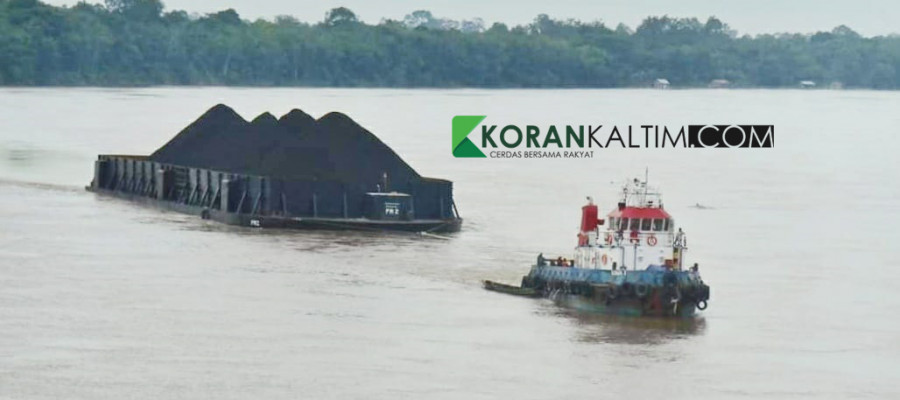 Batubara asal Kaltim yang diangkut melalui jalur Sungai Mahakam (Foto: Permata/korankaltim.com)