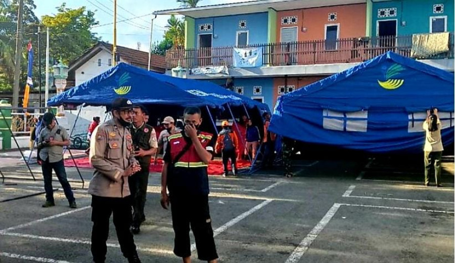 korban kebakaran Klandasan Ulu ditampung di posko pengungsi di halaman belakang masjid At-Taqwa pada Selasa (9/8/2022).