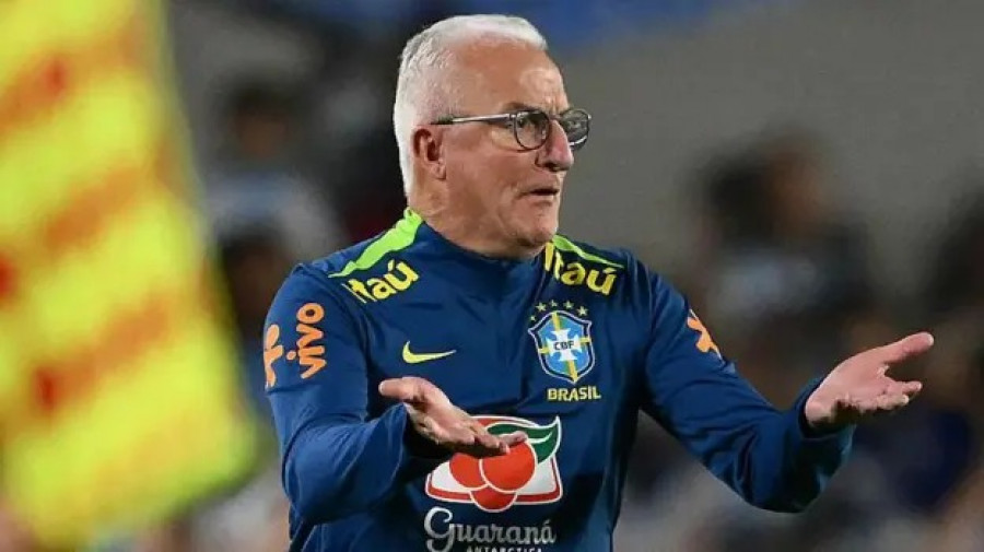 Dorival Junior, pelatih yang membawa Sao Paulo juara kompetisi domestik tahun 2023 lalu, hanya bertahan kurang dari dua tahun bersama Tim Samba. (marca)