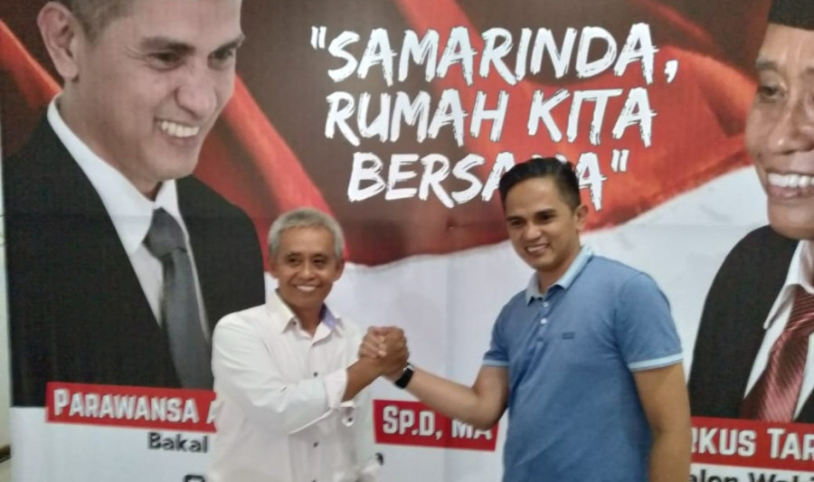 Parawansa Assoniwora (kanan) deklarasikan berpasangan dengan Markus Taruk Allo ( kiri), di Jalur Independen dalam Kontestalasi Politik, pemilihan Walikota dan Wakil Walikota Samarinda. ( Foto: Romi Ali Darmawan/korankaltimcom)
