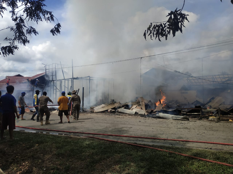 Kondisi kebakaran yang terjadi di Jl Usaha Tani, RT 8, Tenggarong. (Foto: Sabri/korankaltimcom)