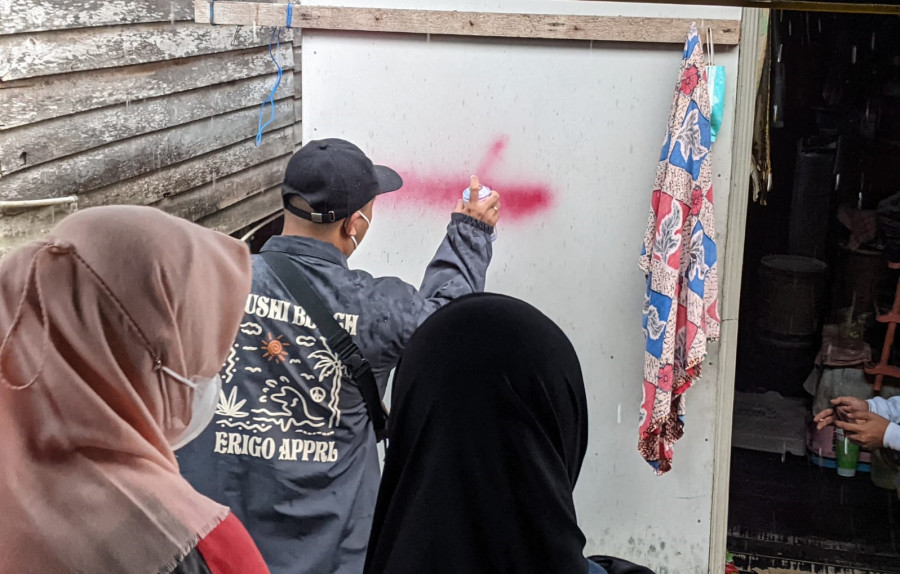 Kegiatan pendataan lapangan yang dilakukan oleh Pemkot Samarinda pada rencana pembebasan lahan segmen Temindung Permai. (Foto: Istimewa)