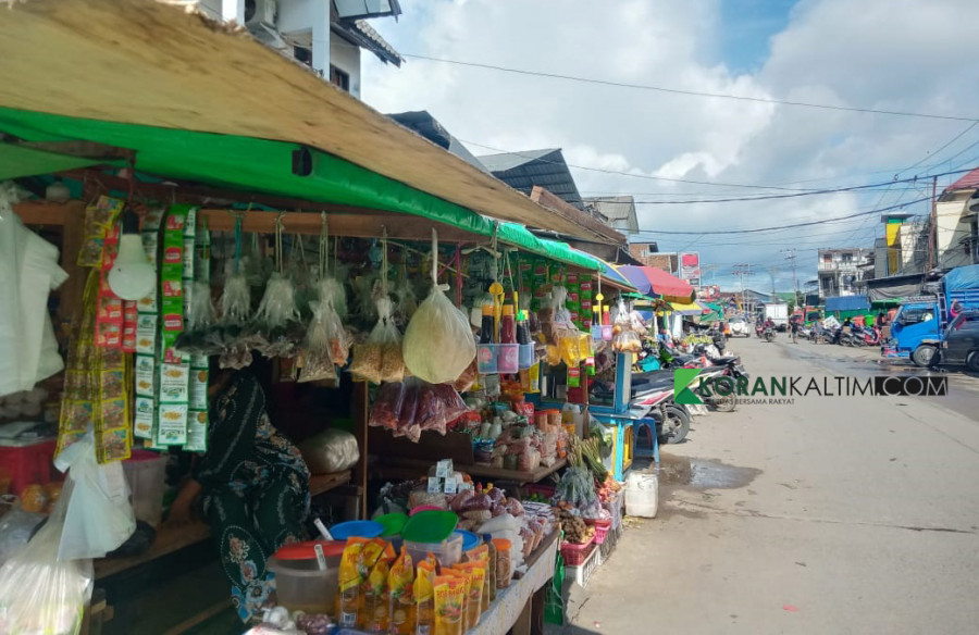 Suasana PKL di Jalan Perniagaan (Foto: Vico/Korankaltim.com)
