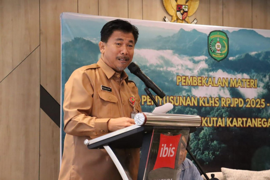 Sekda Kukar buka Pembekalan KLHS. (Foto: prokom)