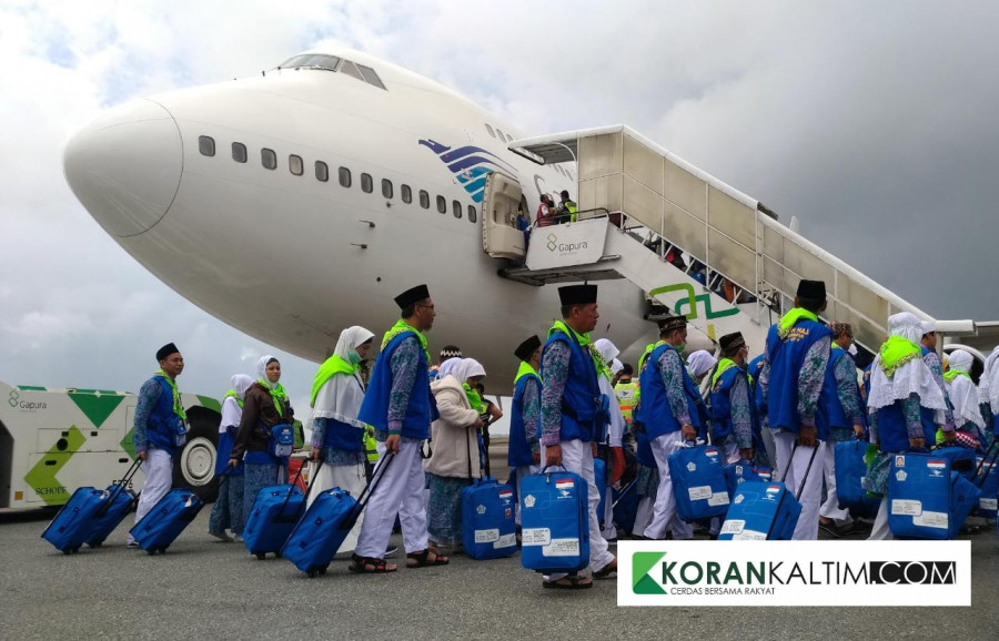 Penutupan akses masuk Arab Saudi membuat calon jamaah tak bisa ibadah umrah di tanah suci Makkah. Ini merupakan keberangkatan jamaah haji sebelum terjadi pandemi Covid-19. (Foto: Hendra/KoranKaltim.Com)