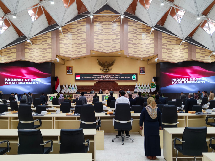 Rapat Paripurna ke-41 DPRD Kaltim mengesahkan 3 Raperda. (Vico/Korankaltim.com)