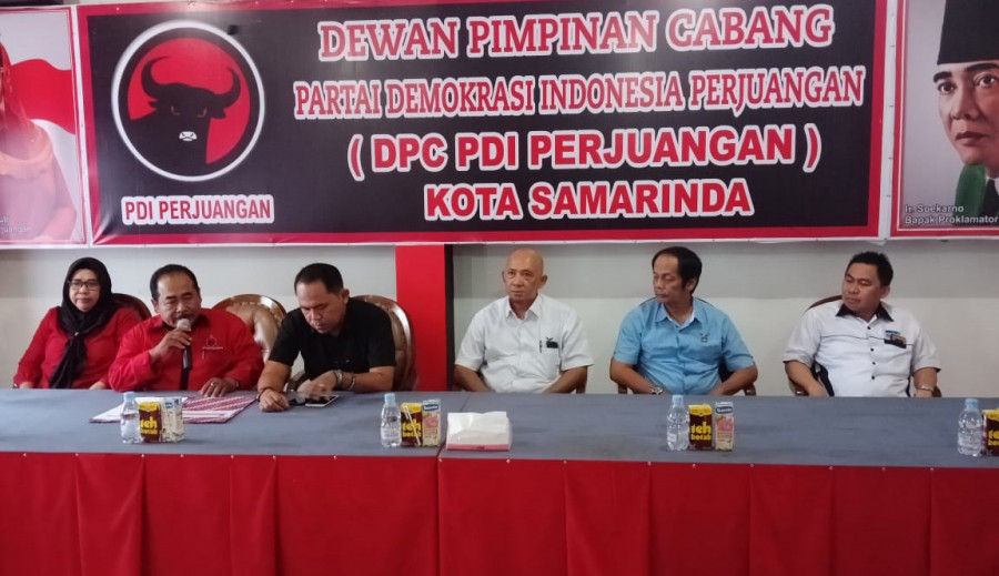 Tim Viktor Yuan mengambil formulir penjaringan di PDI Perjuangan (Foto: Ist)