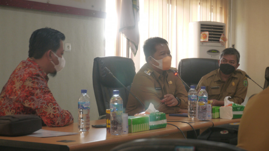 Bupati saat menerima kunjungan kerja Ombudsman Kaltim (yosafat/korankaltim.com)