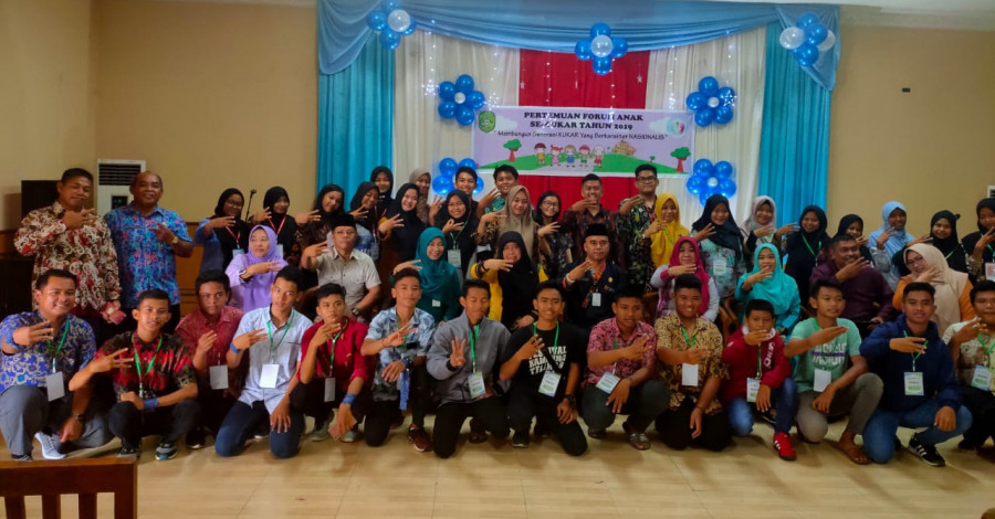 Pengurus Forum Anak dari berbagai kecamatan menghadiri jambore forum tersebut untuk membahas kegiatan-kegiatan yang akan dilakukan pada 2020 mendatang. (Foto: Reza Fahlevi/korankaltimcom)