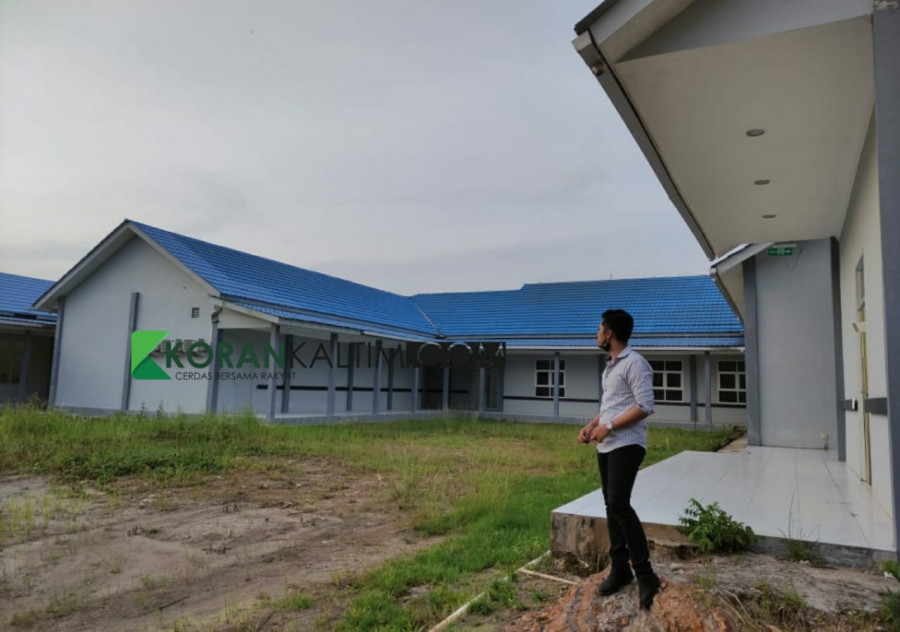 Muhammad Bijak Ilhamdani meninjau langsung kondisi Rumah Sakit Pratama Sepaku. (Foto: Erwin/Korankaltim.com)