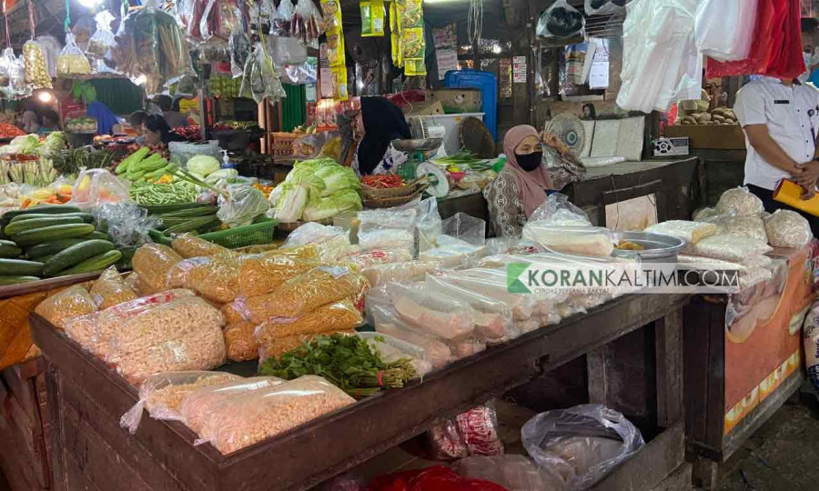 Kelompok kebutuhan makanan dan minuman yang mengalami penurunan harga dan tidak menyumbang ia inflasi pada Mei 2021 ini (Foto: Dok.Korankaltim.com))