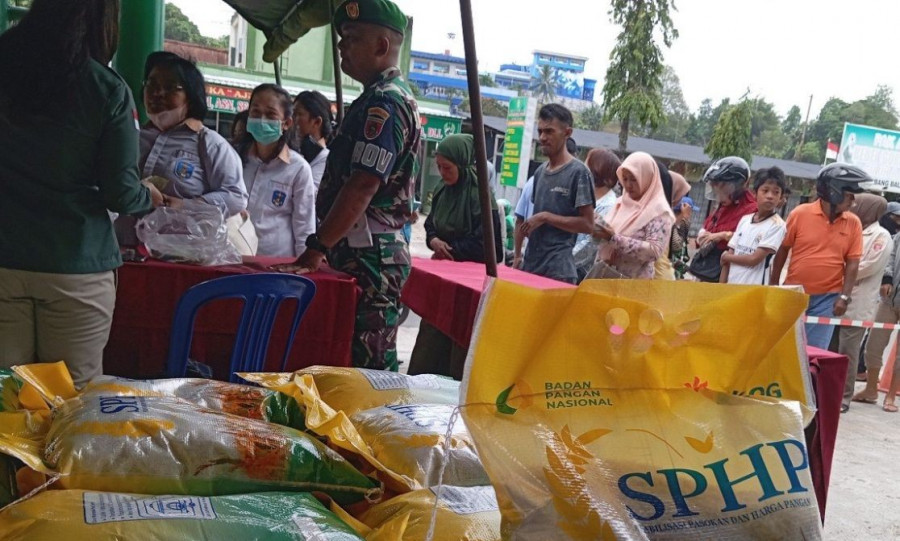Pasar murah jelang Ramadan Kembali digelar Dinas Perdagangan Kota Samarinda di tahun 2025 ini. (antaranews)