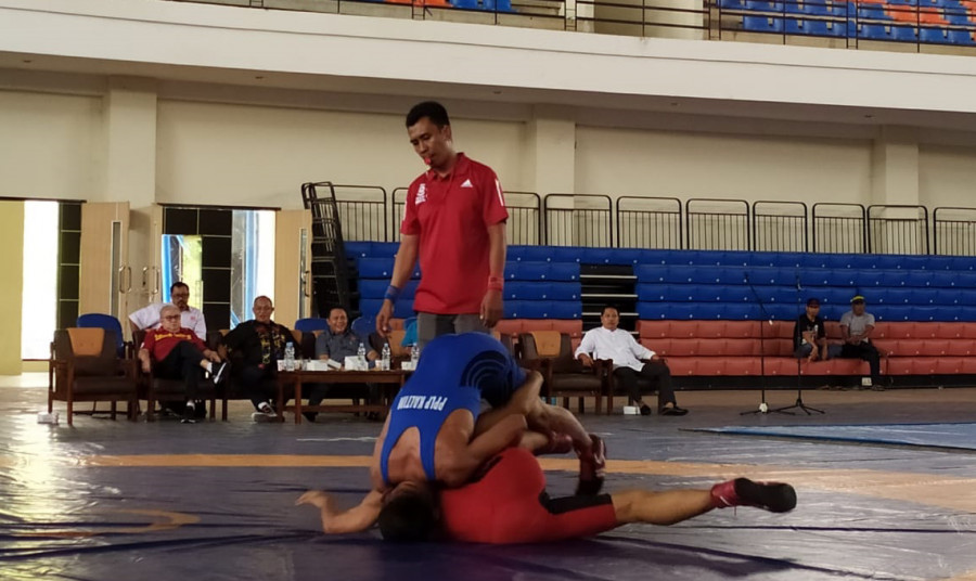 Tetap jaga performa atlet, Pengprov PGSI Kaltim miliki tempat latihan beban sendiri di GOR Gulat Loa Bakung. ( Foto: Nancy/korankaltim.com)
