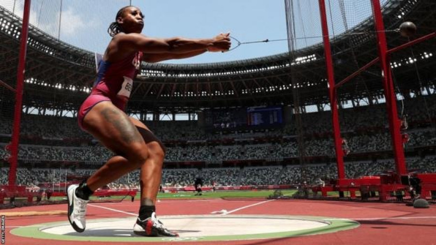 Aksi Berry saat meraih medali emas kategori lontar martil saat mengikuti Pan American Games 2019 lalu. (bbc)