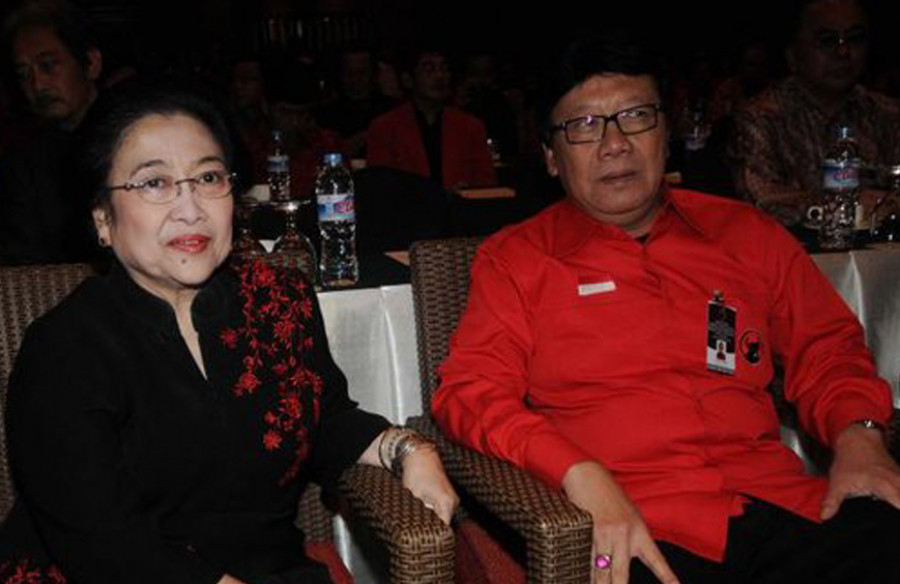 Menpan RB Tjahjo Kumolo Saat bersama Ketua Umum PDIP Megawati Soekarnoputri. (Foto: Merdeka.com)