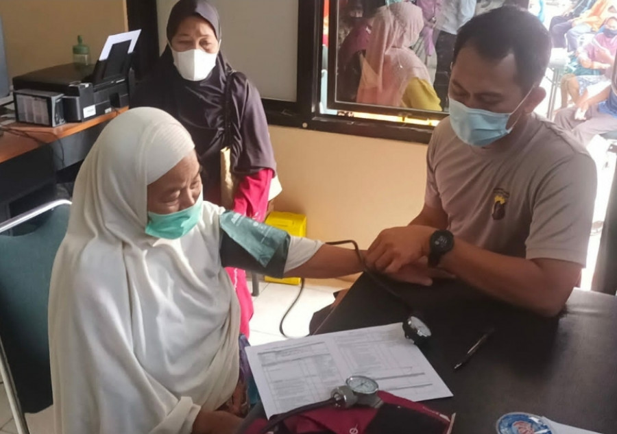 Pelaksanana vaksinasi bagi masyarakat Kaltim (Foto: Permata/korankaltim.com)
