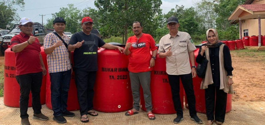 Penyerahan tandon di Jonggon Jaya (prokom)