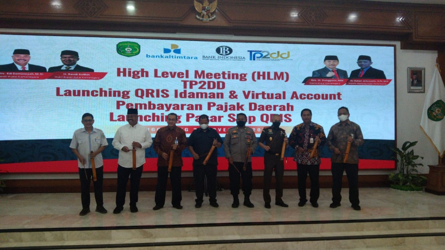 Bupati Kukar, Edi Damansyah saat melaunching inovasi VA pembayaran pajak daerah dan pasar siap QRIS pada Rabu (23/11/2022). (Foto: Handayan/Korankaltim.com)