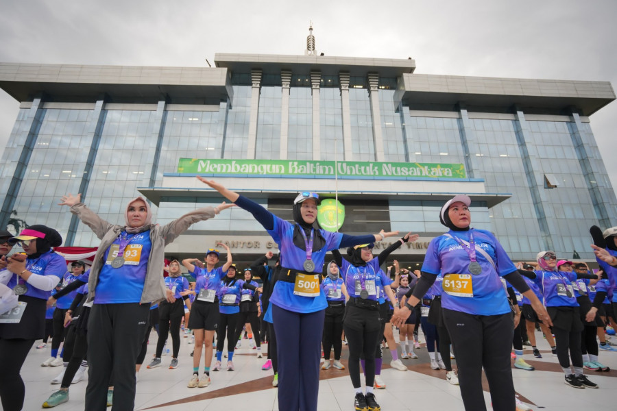 Sekretaris DPRD Kaltim ikuti Mahakam Korpri Run 2024 di Halaman Kantor Gubernur Kaltim, Sabtu (30/11/2024). (Dok.humasdprdkaltim)