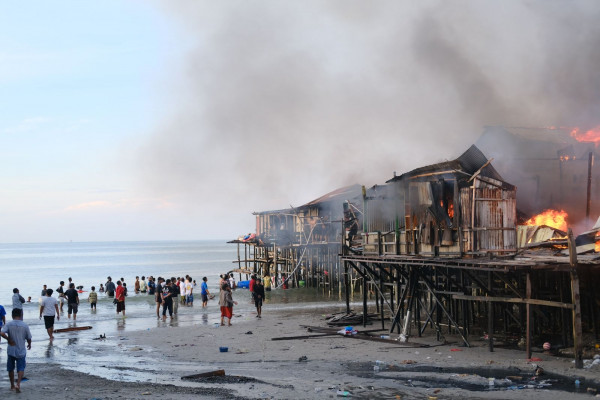 Api Berkobar Api Berkobar Sejak Usai Sahur di Klandasan Balikpapan, Lebih 10 Rumah ...