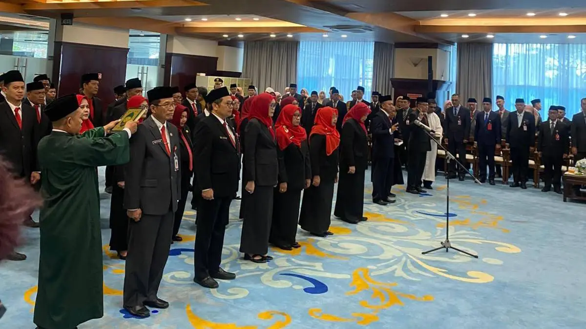 Gubernur Kaltim, Rudy Mas’ud saat melantik sejumlah pejabat Eselon II dan III di lingkungan Pemprov Kaltim (Surya/Korankaltim.com)