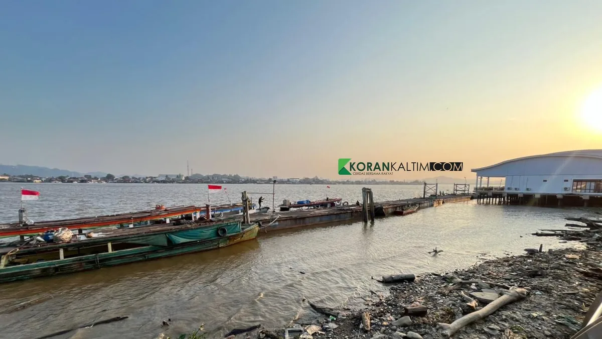 Sungai Mahakam yang menjadi sumber air baku bagi produksi air bersih di Kota Samarinda. (Foto: Ayu/Korankaltim.com)
