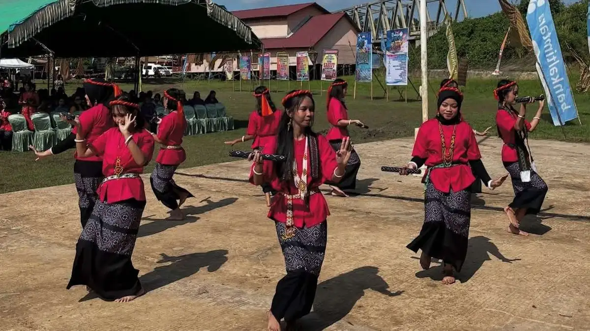 Pembukaan Festival Sarut 2025 di Kecamatan Damai, Kubar. (Dok Dispar Kubar)