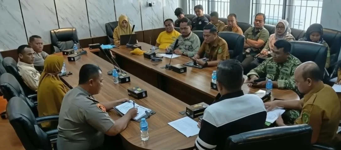 Dispora Kutim matangkan persiapan pelaksanaan upacara peringatan Hari Sumpah Pemuda. (Foto: Dok.Dispora Kutim)