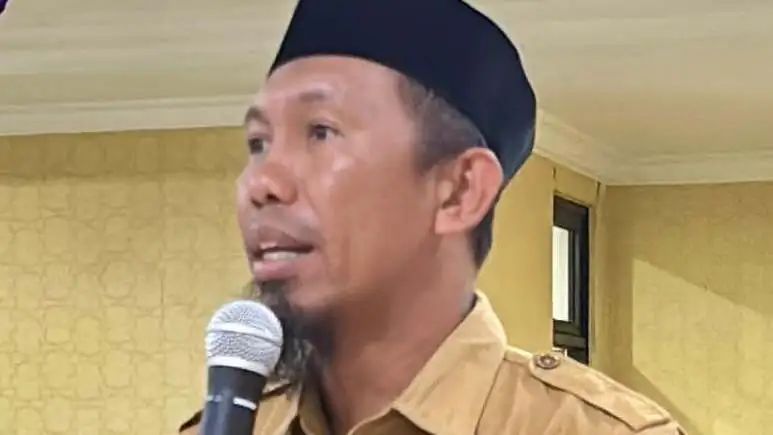 Camat Kembang Janggut Suhartono (heri/korankaltim.com)