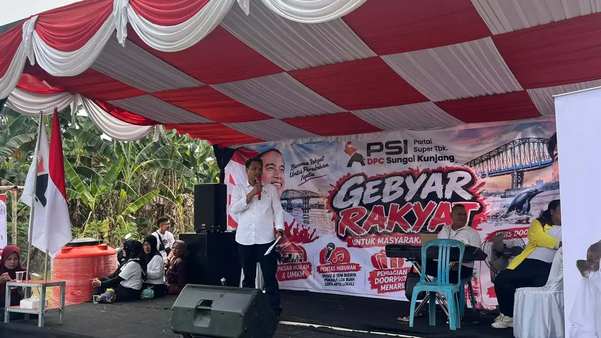 Kegiatan Penyerahan SK yang dibungkus dengan Gebyar Rakyat bersama masyarakat Sungai Kunjang (Rafik/Korankaltim.com).