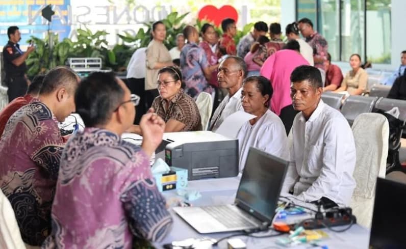 Proses pencatatan pernikahan bagi pasangan non-muslim di Wilayah Kerja KRI Tawau. (Foto: KRI Tawau)