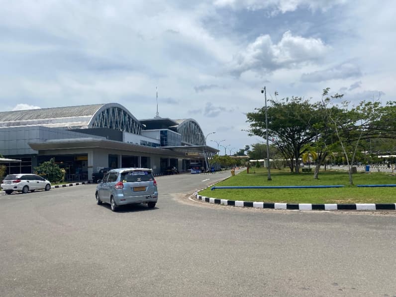 Tarif Parkir VIP Bandara Kalimarau Jadi Perbincangan, Pengelola ...