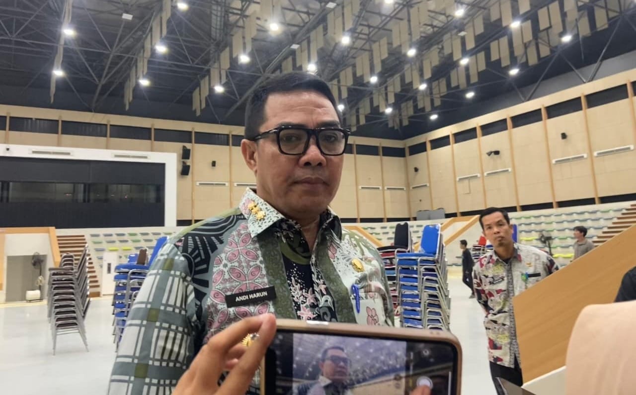 Wali Kota Samarinda, Andi Harun saat diwawancarai usai Rakor di GOR Segiri, Kamis (29/10/2026). (Foto: Tri/Pusaranmedia.com)