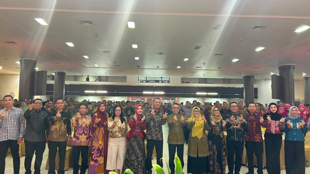 Pisah sambut Kapolres Kutim dari AKBP Fauzan Arianto kepada AKBP Aryansyah di Kantor Bupati Kutim. (Foto: Lisda/Seputarfakta.com)